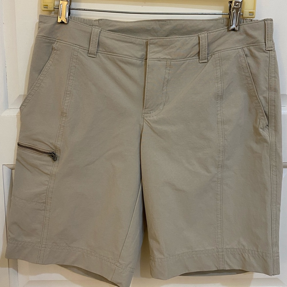 Athleta Trekkie Shorts Size 6